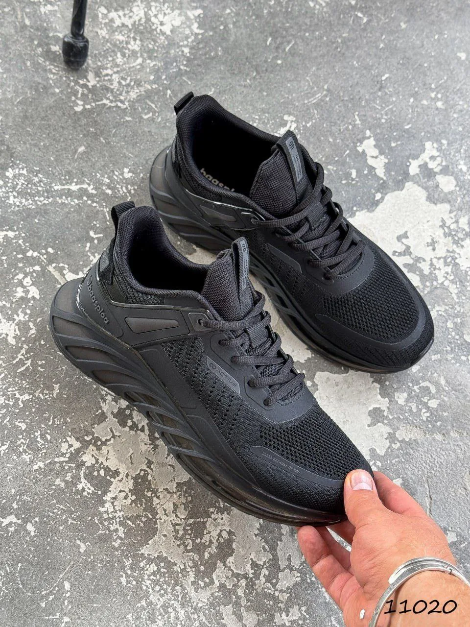 чоловічі кросівки Bass чорні