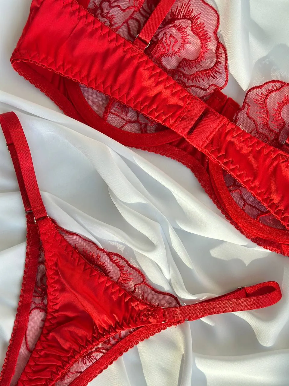 жіночий комплект білизни з панчохами