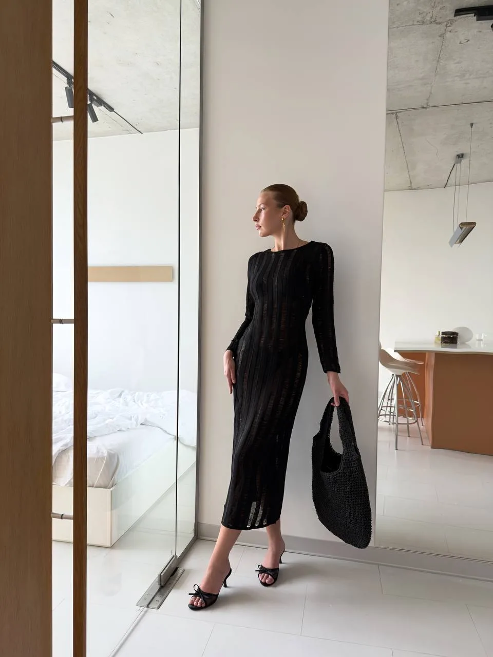 Легка сукня з напівпрозорої в’язаної тканини для пляжу - Зображення 3