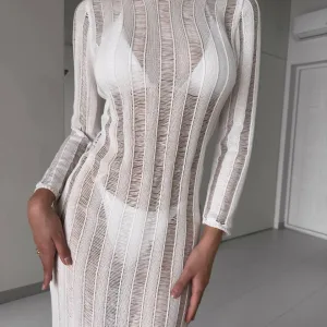 легка сукня з напівпрозорої в’язаної тканини