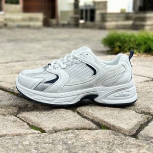 Кросівки жіночі білого кольору