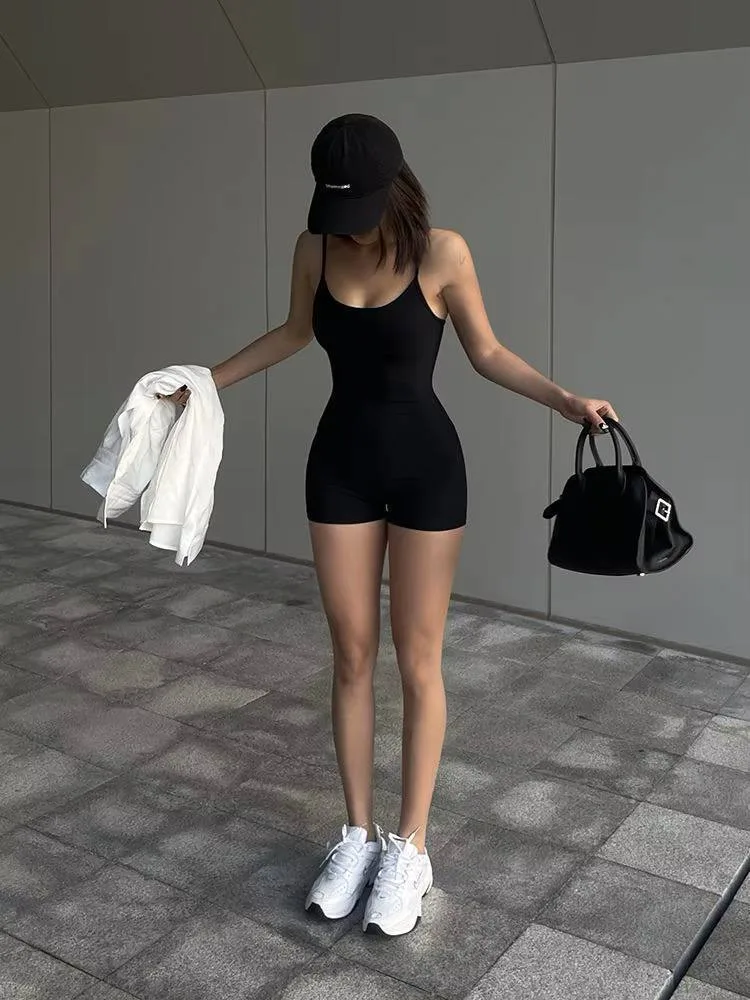 жіночий комбінезон з мікродайвінгу