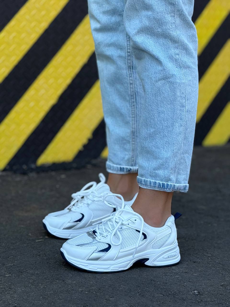 Кросівки жіночі білого кольору - Зображення 6