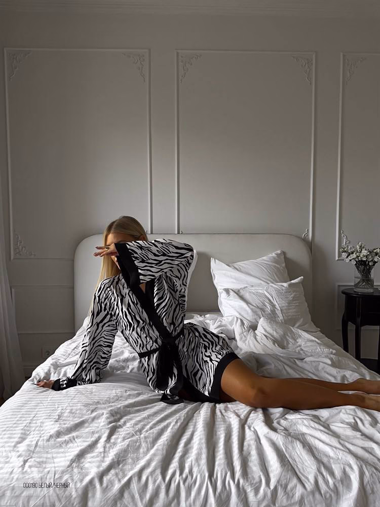 Сукня-халат з принтом зебра